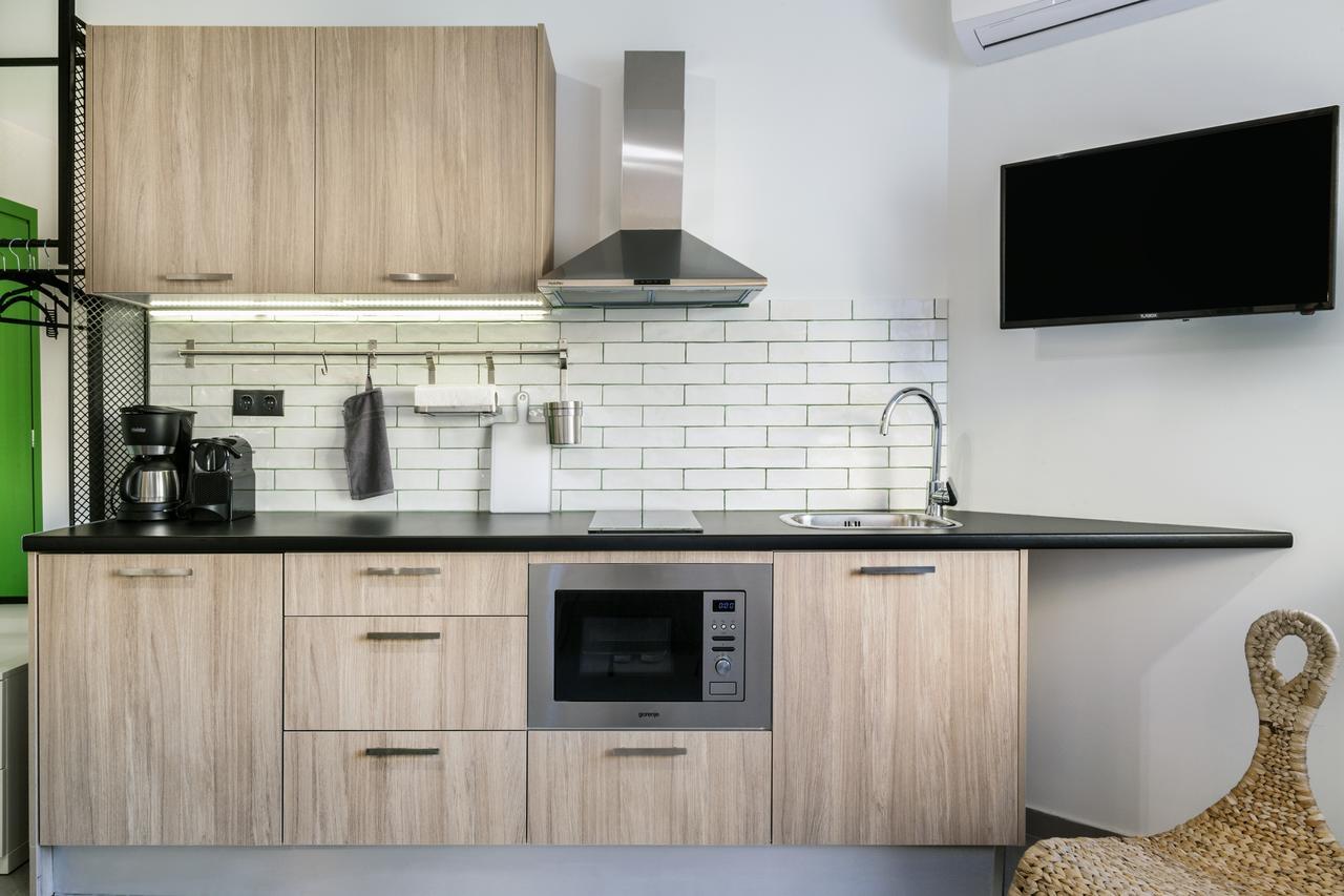 The Athenians Modern Apartments Экстерьер фото